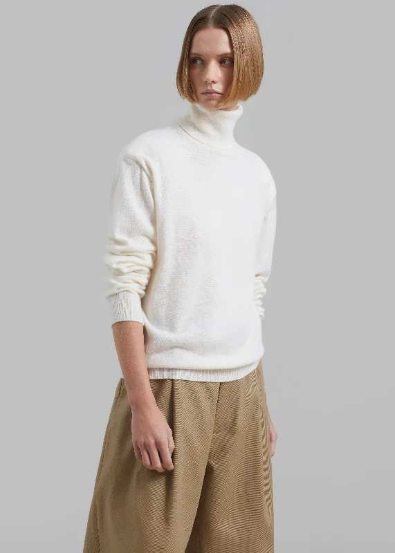 ines-thin-padded-turtleneck-ivory