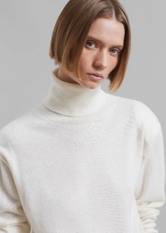 ines-thin-padded-turtleneck-ivory