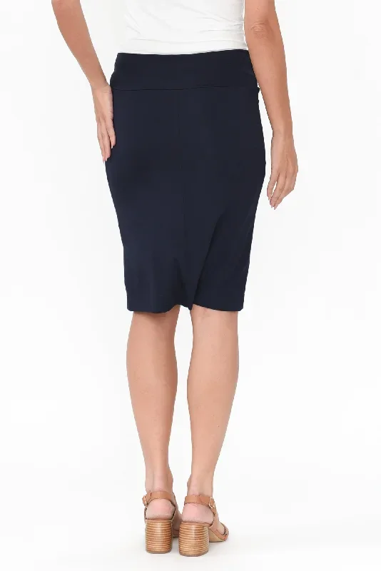 navy-basic-tube-skirt