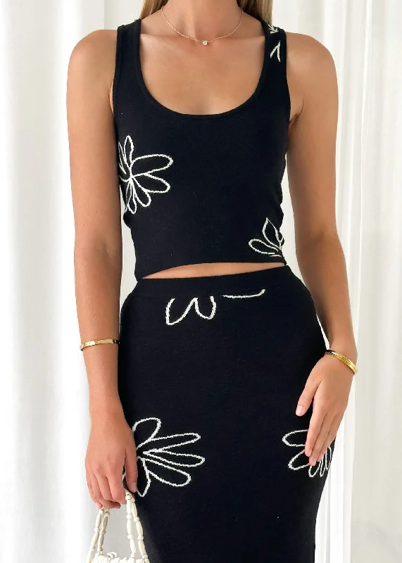 temika-knit-crop-black-flowers